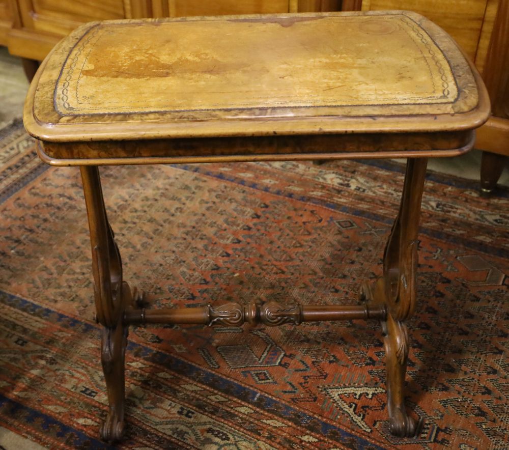 A Victorian walnut writing table, width 68cm, depth 42cm, height 70cm